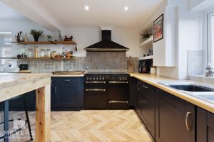 Kitchen - click for photo gallery